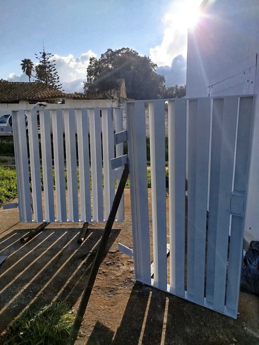 Serralharia, serralheiro,grades, portões e etc