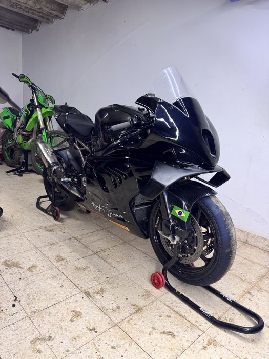 Carenagem de pista M1000rr 2023
