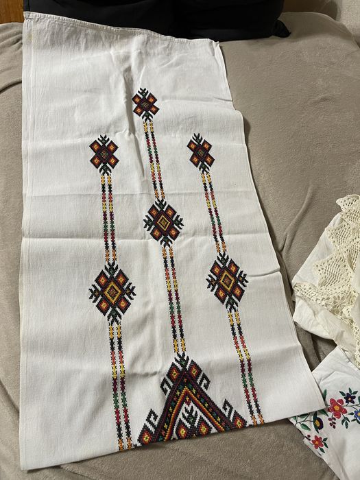 Простинь , доріжка , вишивка різна