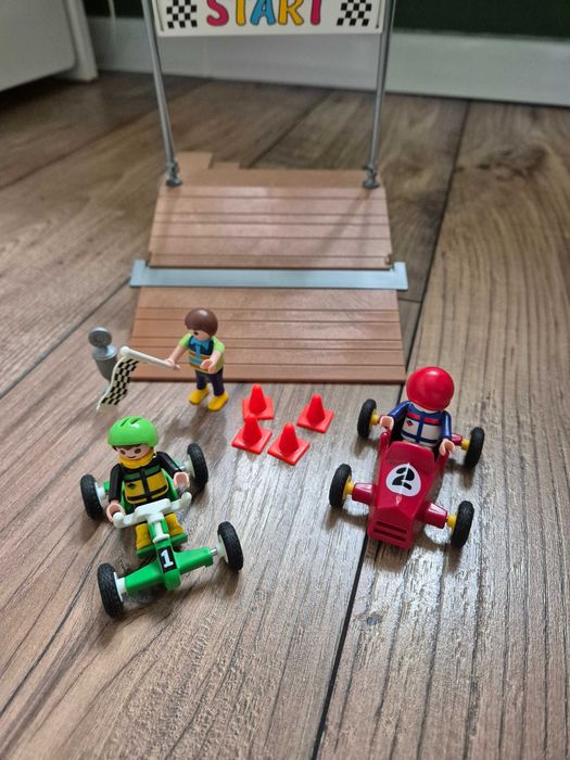 Playmobil wyscigi gokartów