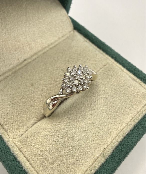 Złoty pierścionek z diamentami 0,25ct