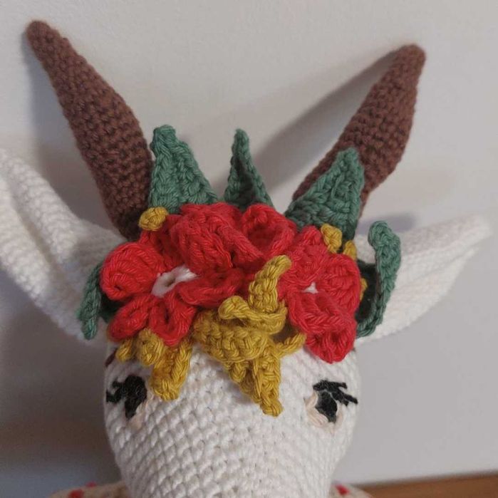 Ręcznie robiona zabawka amigurumi Koza z bajki