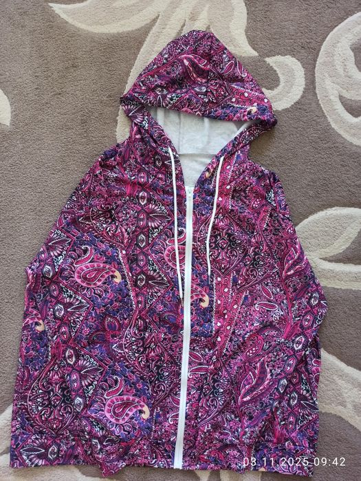 Легенька жіноча курточка