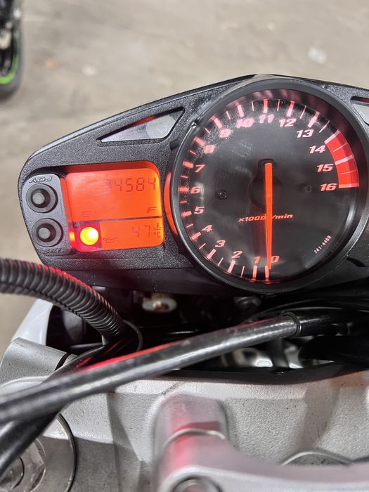 Японський мотоцикл Suzuki GSR 600 з Японії