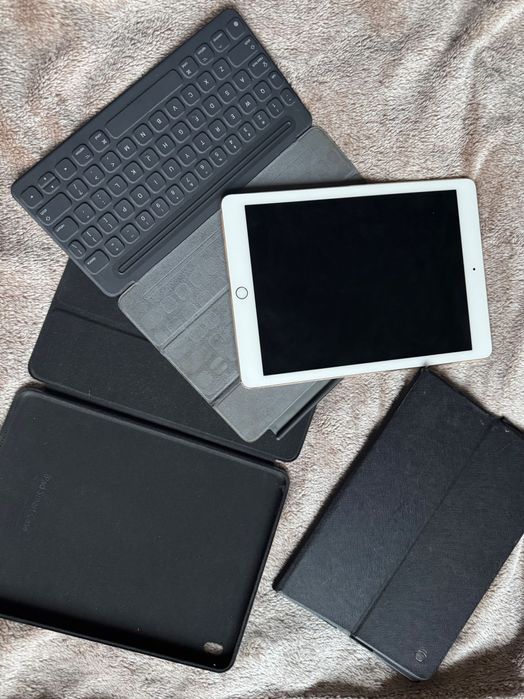 iPad Pro 9.7’ zestaw: Smart Keyboard, iPad Smart Case + case