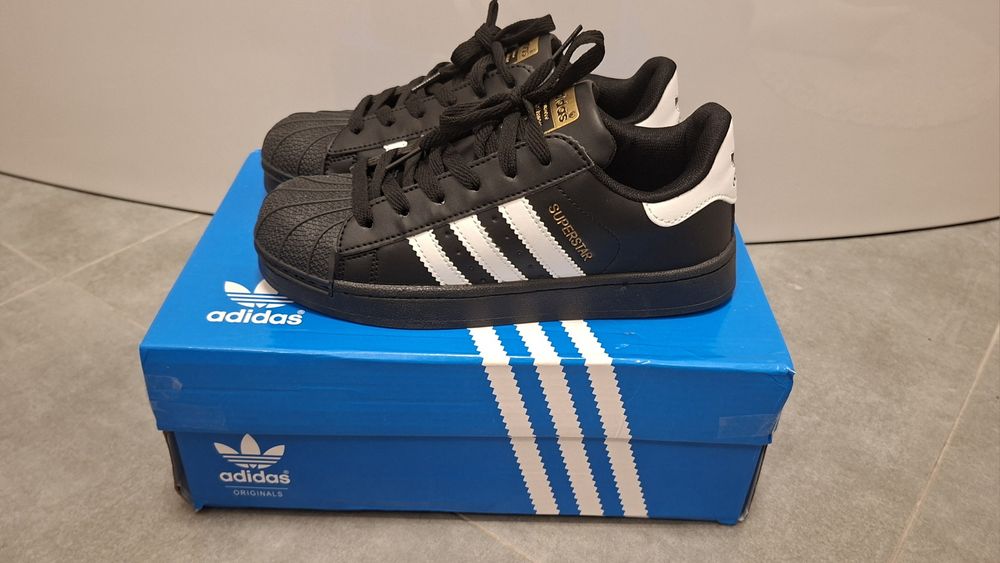 Adidas superstar