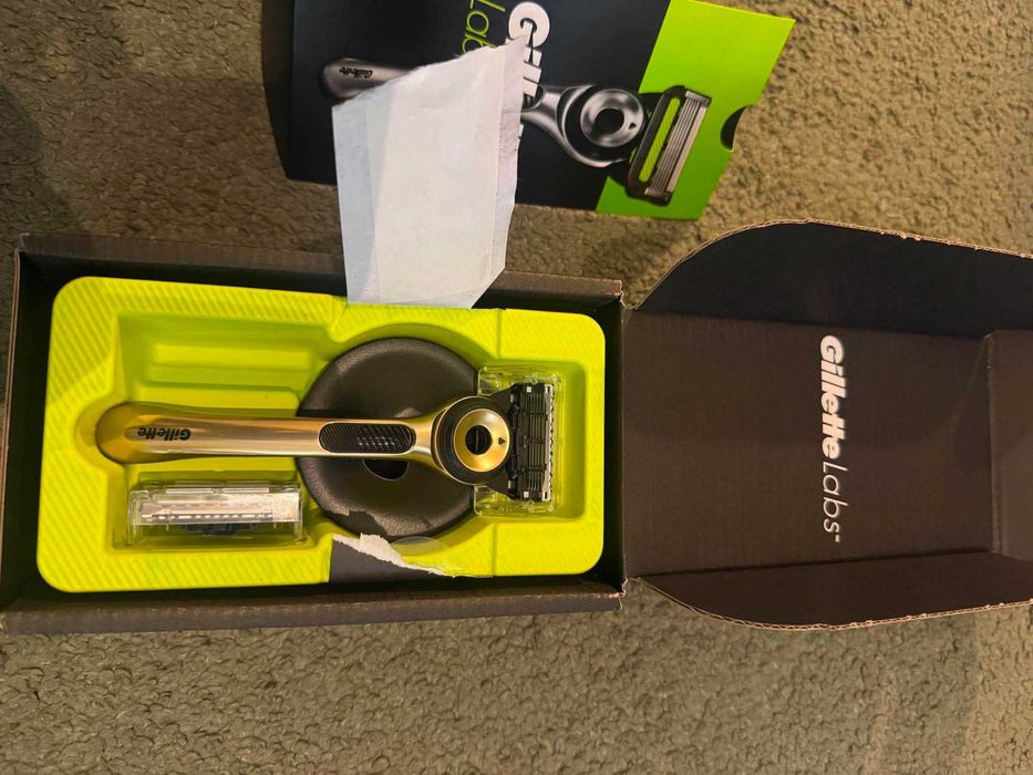 Gillette Labs champion gold maszynka 3 wkłady stacja 10066(2)