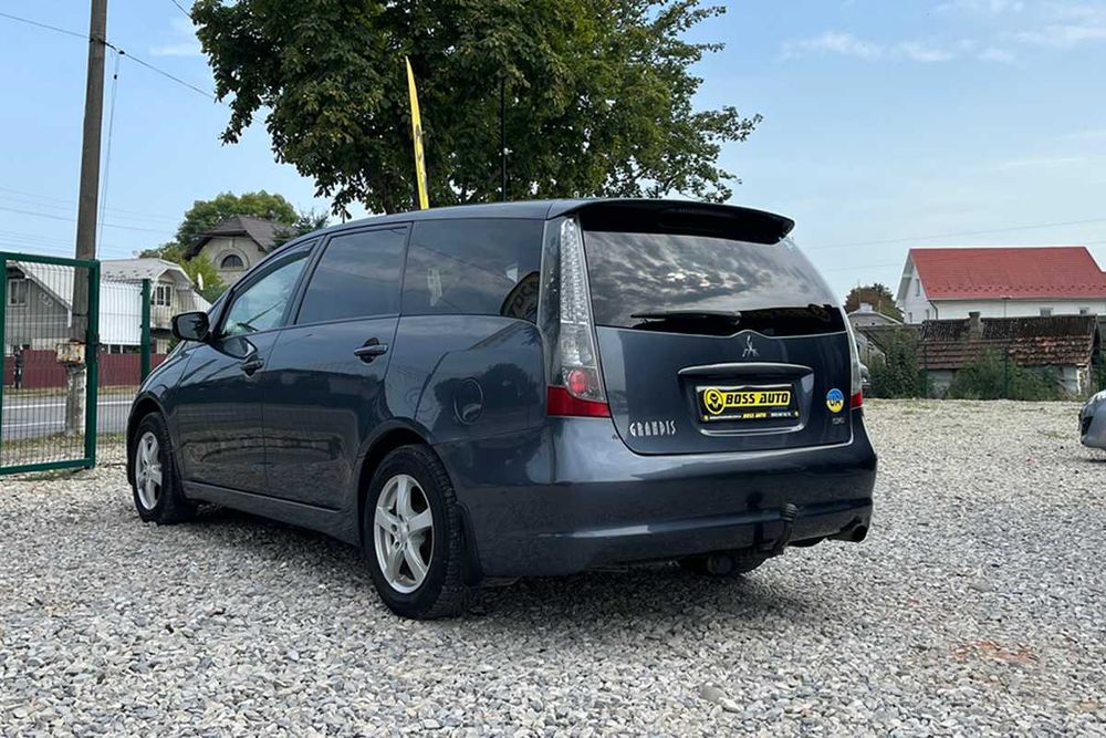Mitsubishi Grandis 2005