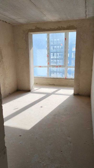 Здана двохкімнатна квартира на першому поверсі в новому ЖК