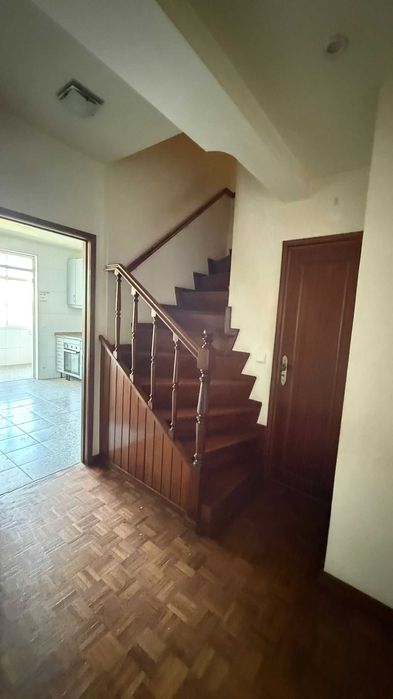 Apartamento T4 Duplex | Excelente oportunidade em Santa Marinha