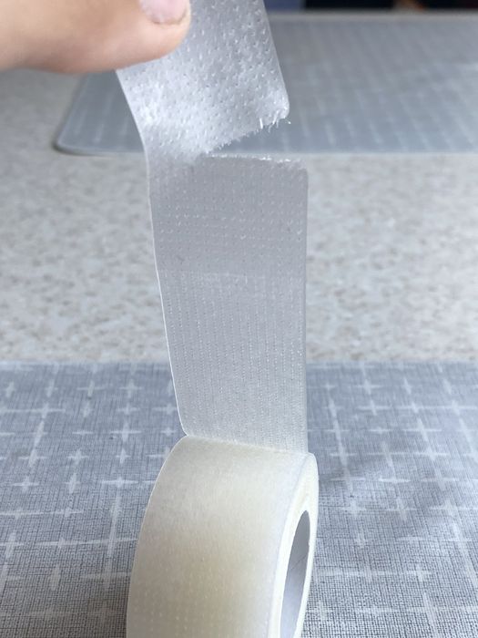 Пластырь хирургический.