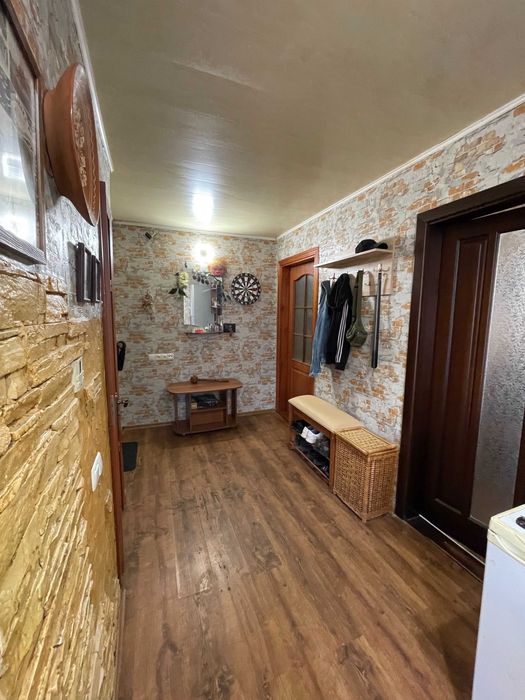 2-кімнатна з ремонтом та автономним опаленням. Ідеальна для сім’ї!