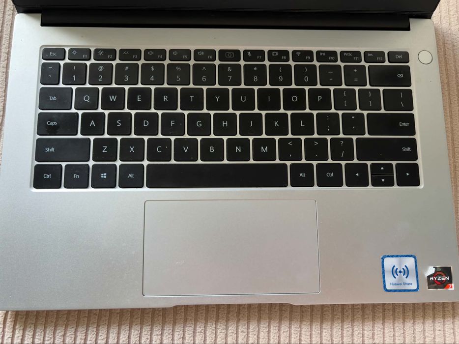 Laptop Huawei Matebook D14