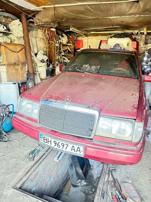 Продам Мерседес 124