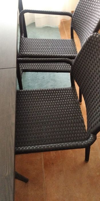 Mesa de sala preta extensível com 6 cadeiras