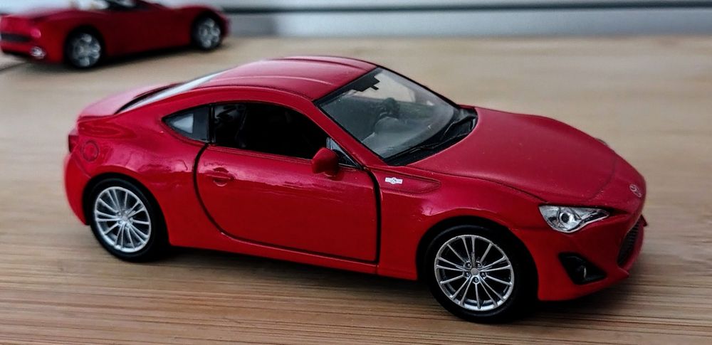 Osiem modeli super samochodów cena za komplet