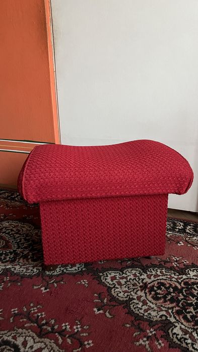 Pufa zamykana na kółkach