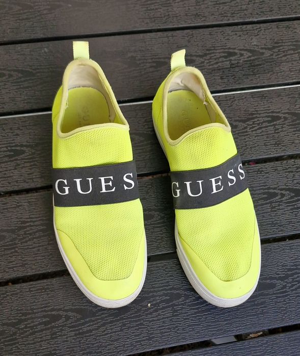Buty trampki Guess z limonkowa siatką wkl 245