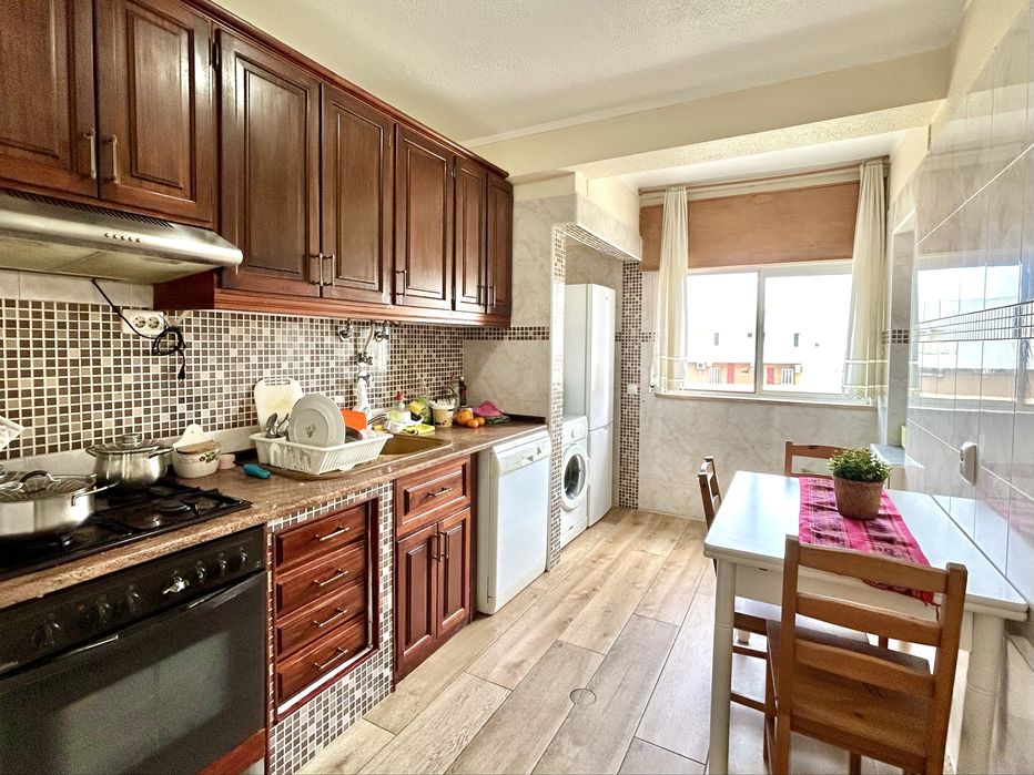 Apartamento T3+1 em localização central FARO