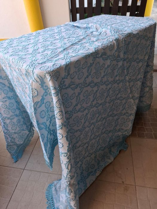 Colcha antiga azul