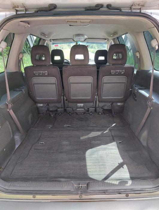 Мазда mpv 2002року