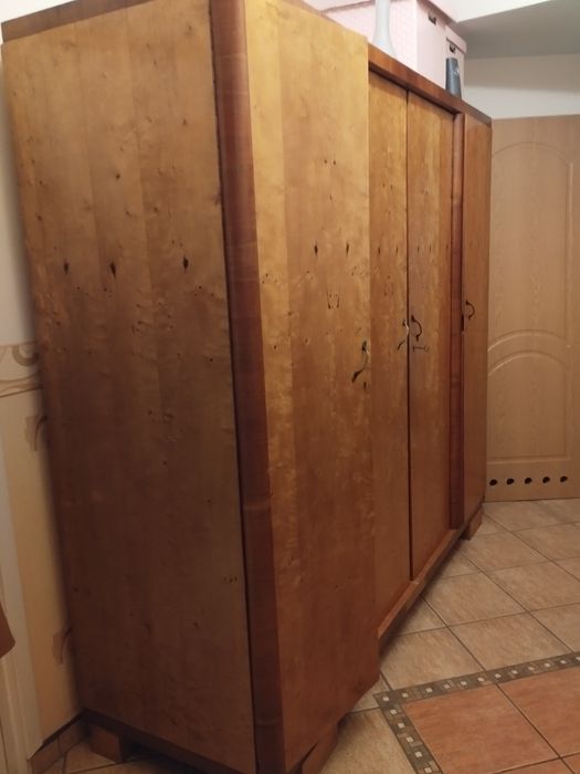 Szafa ubraniowa stara z duszą