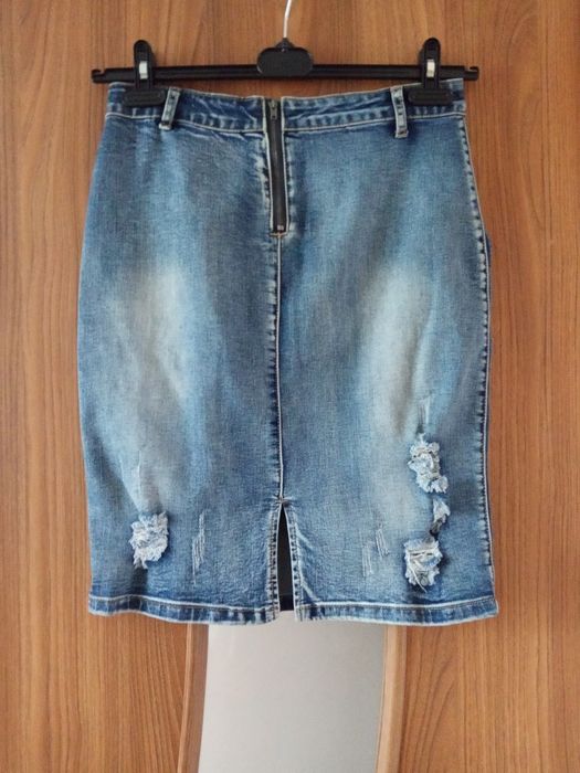 Spódnica dżinsowa przecierana