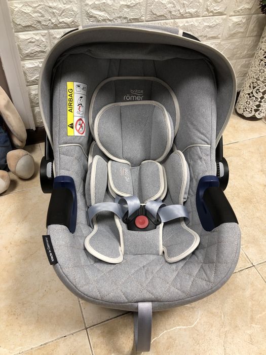 Автокрісло Britax Römer Baby-Safe2 i-SIZE Група 0+ (0-13 кг) брітакс