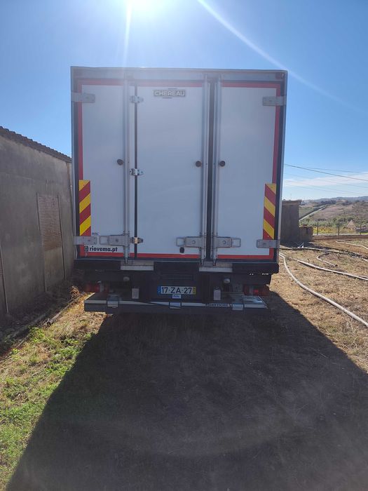 Camião Mercedes Atego
