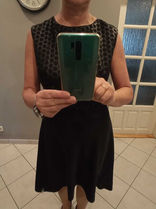 Sukienka czarna na sylwestra lub inne okazje