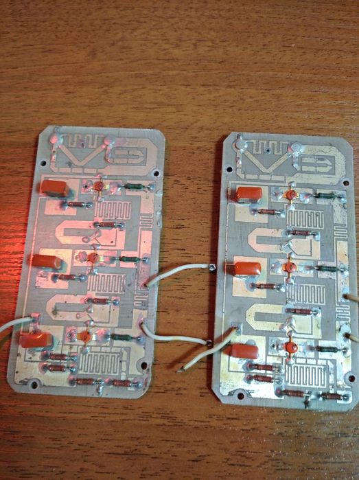 Две платы УВЧ  1,4Гц с радейки...