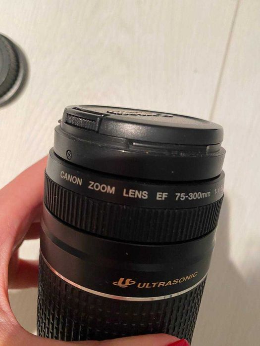 Об'єктив Canon 75-300