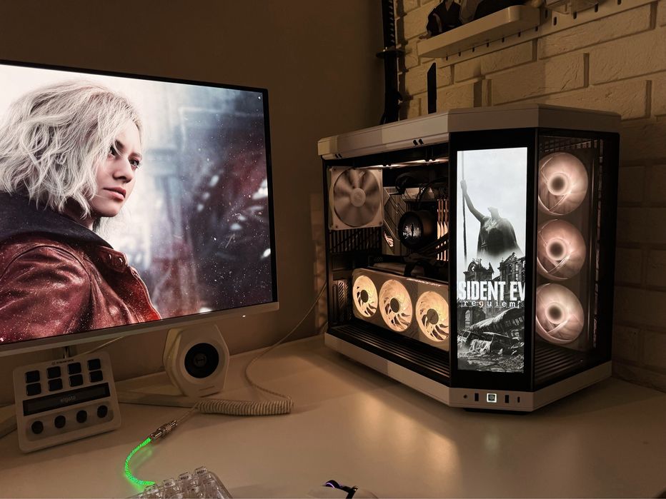 Komputer gamingowy -  Hyte Y70 Touch z ekranem dotykowym (negocjacja)