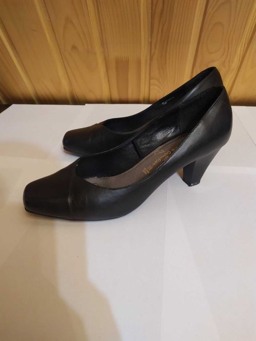 Туфлі жіночі шкіряні