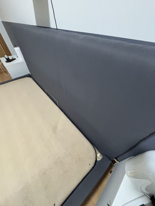 Cama King Size cinzenta