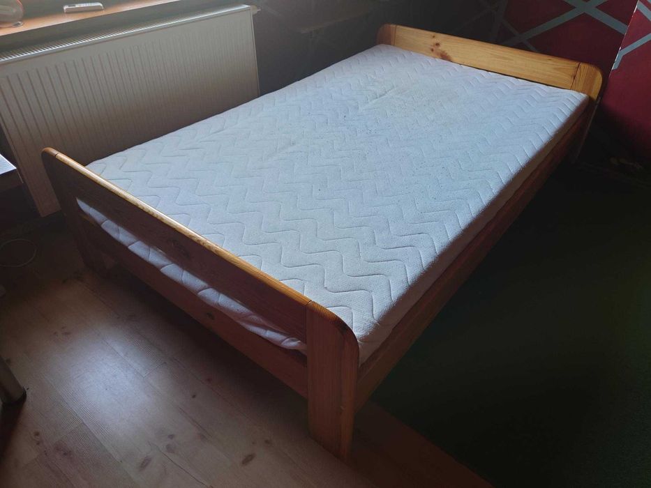 Łóżko sosnowe 120x200 używane, bez materaca