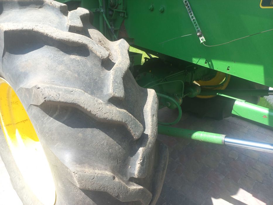 Комбайн John deere 1052