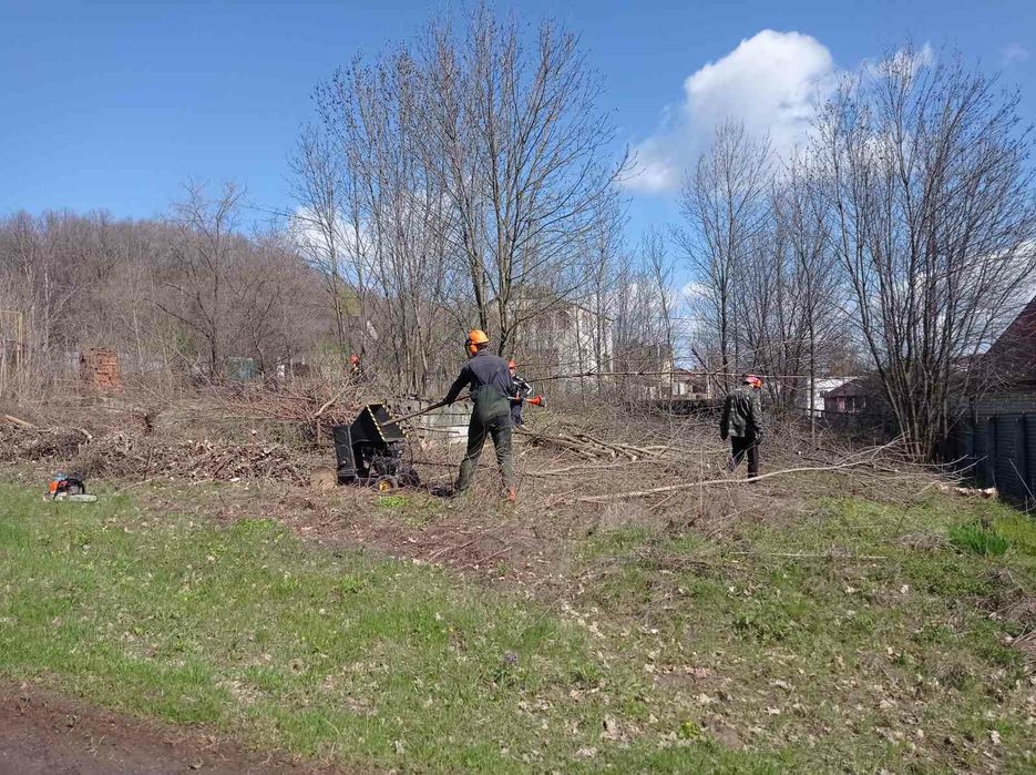 Заниження пнів! Розчистка ділянок! Дроблення гілок! Щепоріз!