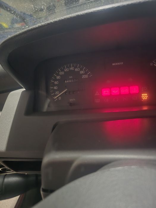 Vendo ou troco Renault 1.9 D comercial