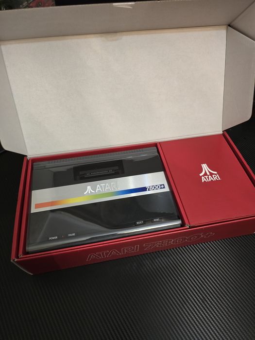 Atari 7800+ como nova