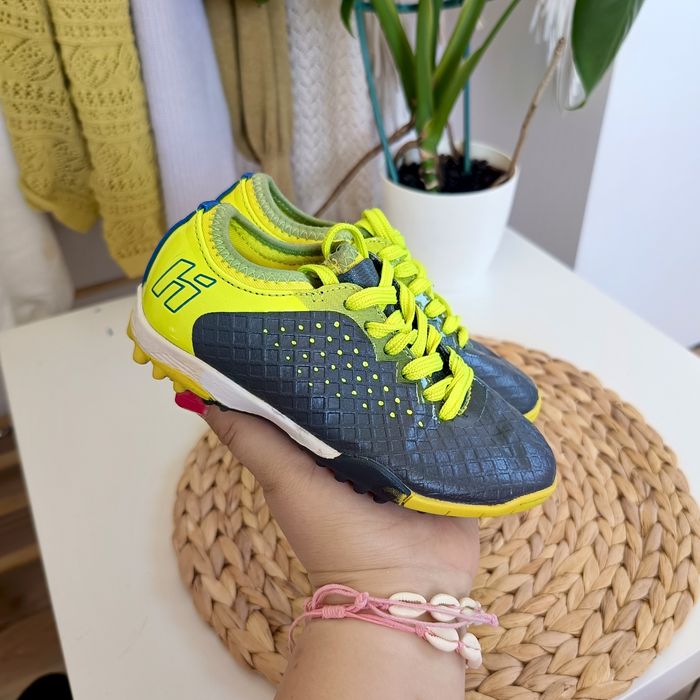 Buty do piłki nożnej piłkarskie 28 Huari korki na trawę