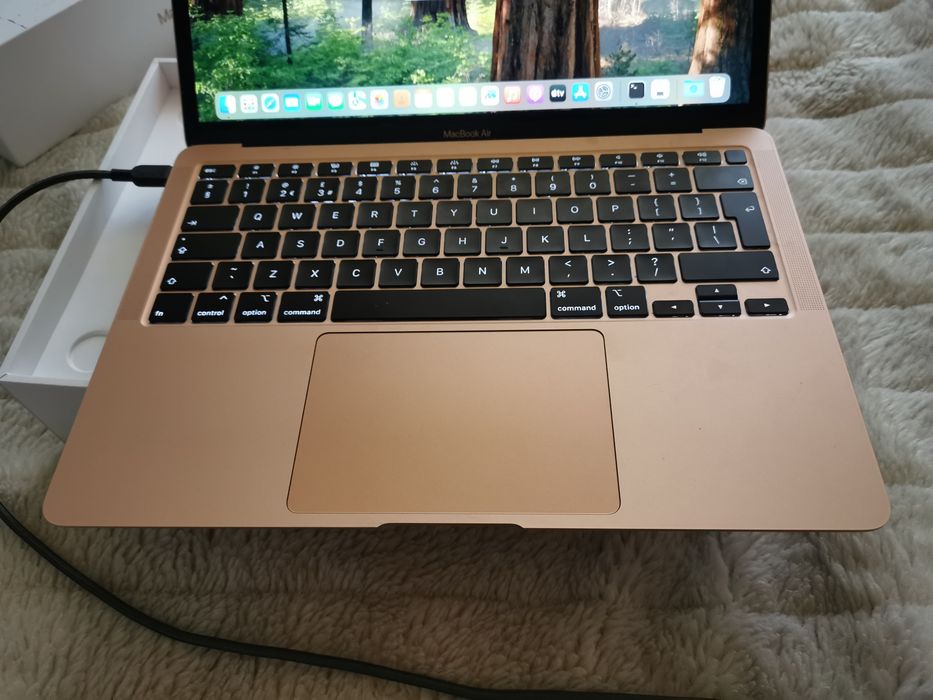 Laptop macbook air Gold tylko 68 cykli jak nowy