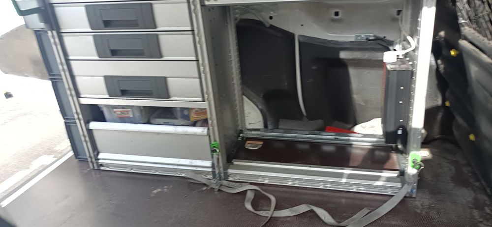 Bancada Alemã e Assoalho/Sob Medida para Partner e Similares.