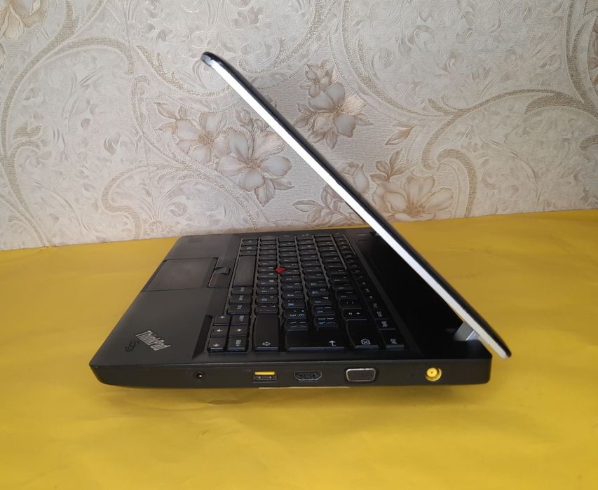 Ноутбук  Lenovo ThinkPad Edge E330 / 4 Гб/ SSD 240 Гб/ БатареяНова