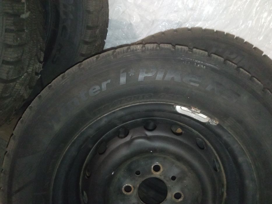Продам шини в чудовому стані 175/70 R13