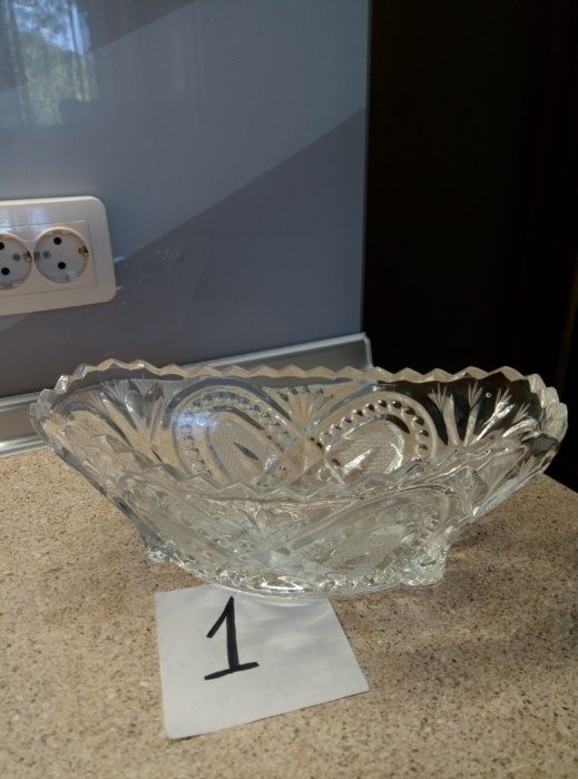 Хрустальные конфетницы - лодочки.