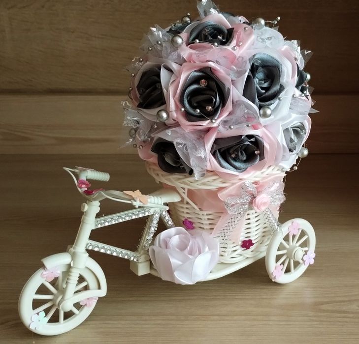 Bukiet róż w rowerku stroik ozdoba na prezent - handmade