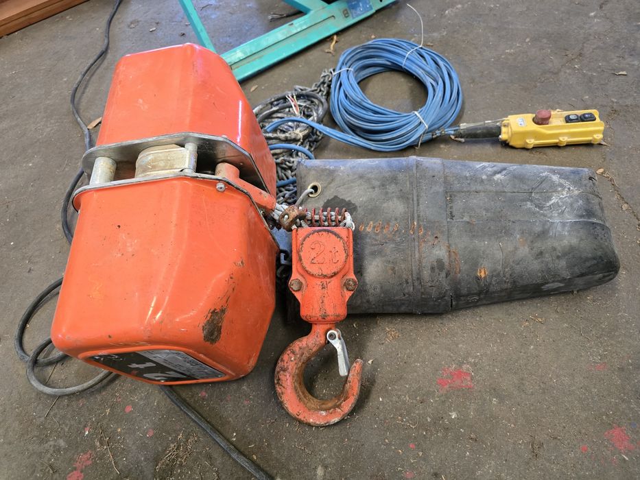 Talha Elétrica ELEPHANT 2T
Talha elétrica industrial japonesa ELEPHANT 2 toneladas, 400V trifásica, com corrente e comando ,
Material profissional mui