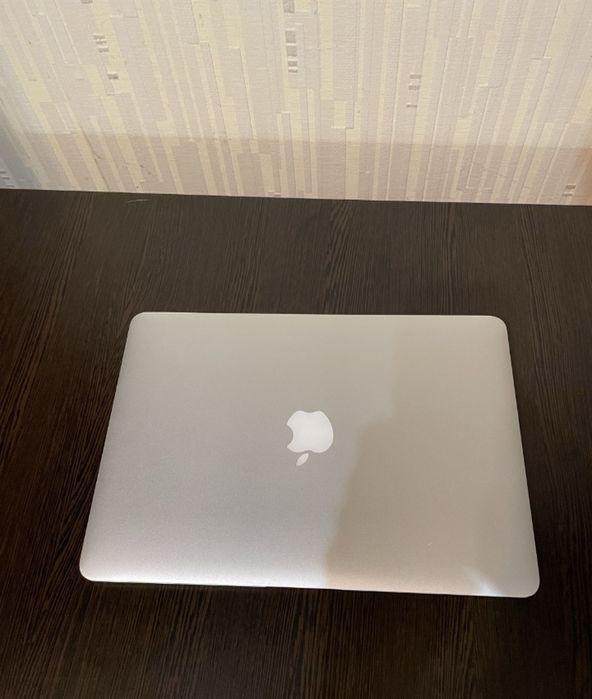 Продам apple macbook air 2013