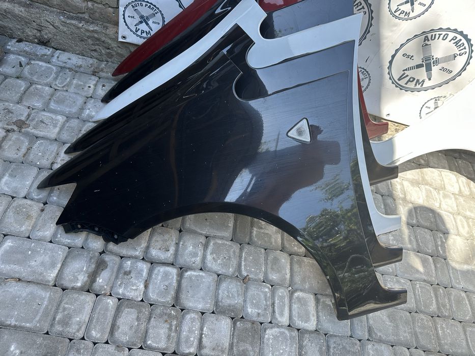 Крило переднє ліве праве Mitsubishi Colt Z30 2008-2012 Рестайлінг